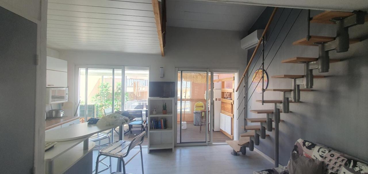 Joli Et Spacieux Studio Avec Garage Au Bord De Mer Frejus Ngoại thất bức ảnh