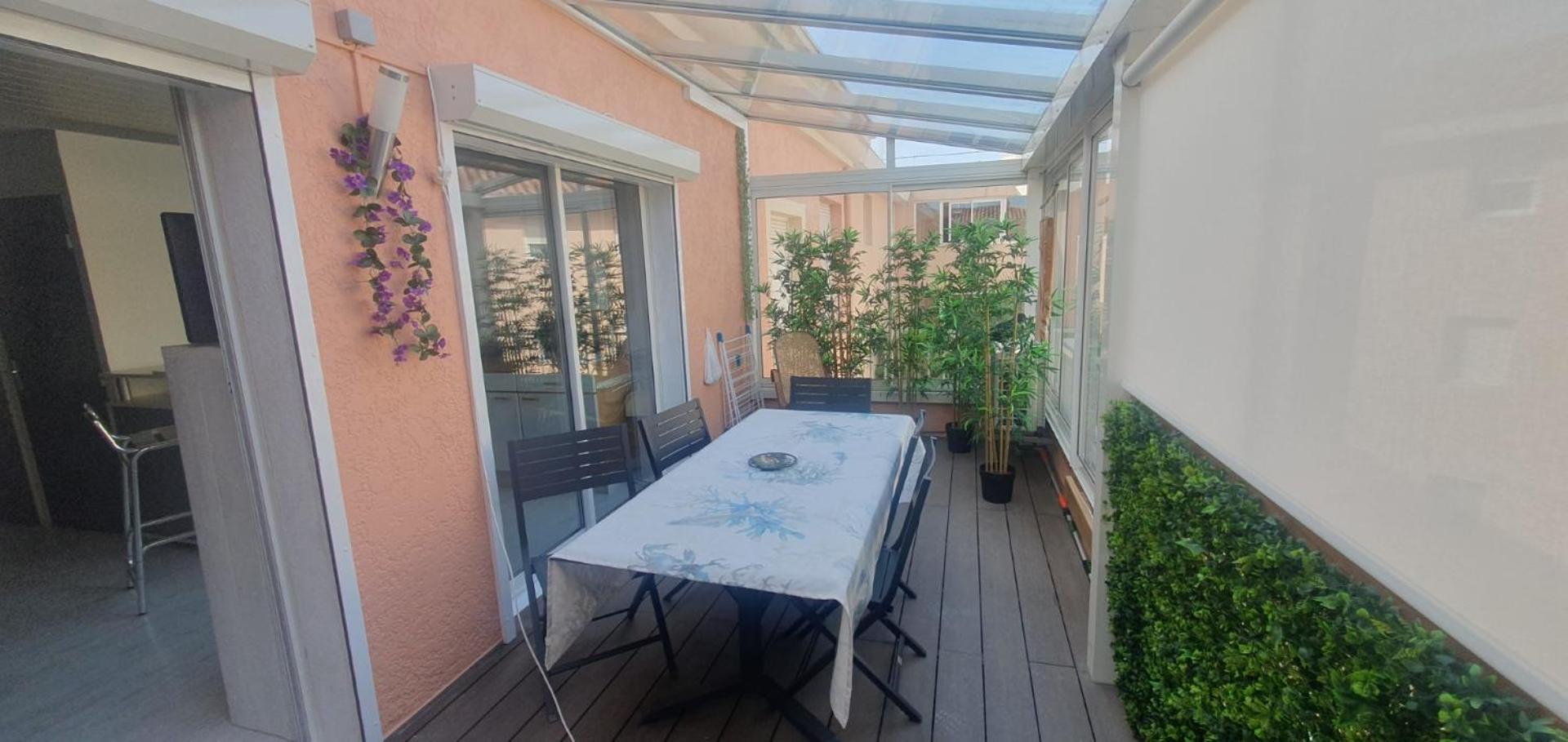Joli Et Spacieux Studio Avec Garage Au Bord De Mer Frejus Ngoại thất bức ảnh